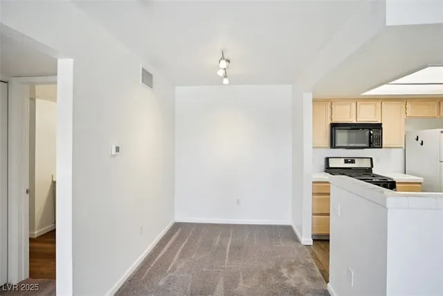 $1,320 | 1909 High Valley Court, Unit 206, Las Vegas, NV 89128