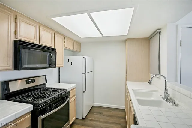 $1,320 | 1909 High Valley Court, Unit 206, Las Vegas, NV 89128