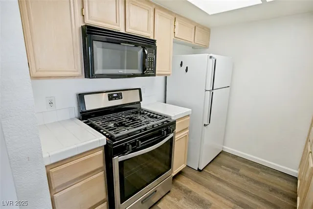 $1,320 | 1909 High Valley Court, Unit 206, Las Vegas, NV 89128