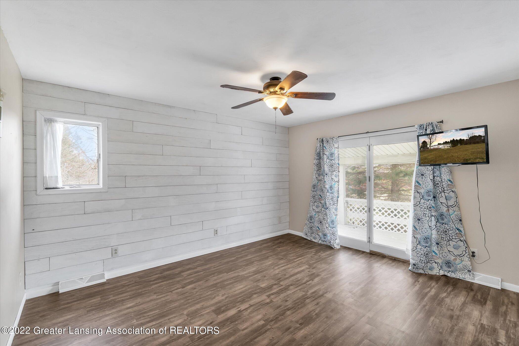 4301 West Lansing Road Perry, MI 48872 - Photo 23 of 61 24-4301-W-Lansing-Rd-WindowStill-Real-Es