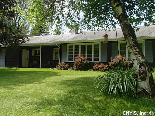8729 Weaver Road Cicero, NY 13029 - Photo 1 of 1 Exterior Front