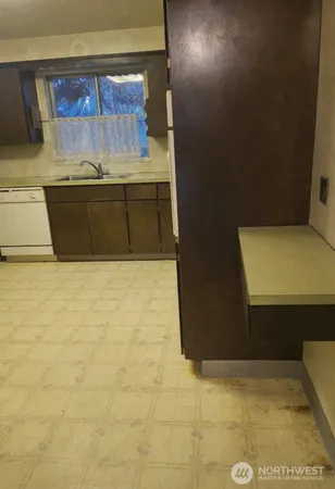 a view of kitchen island