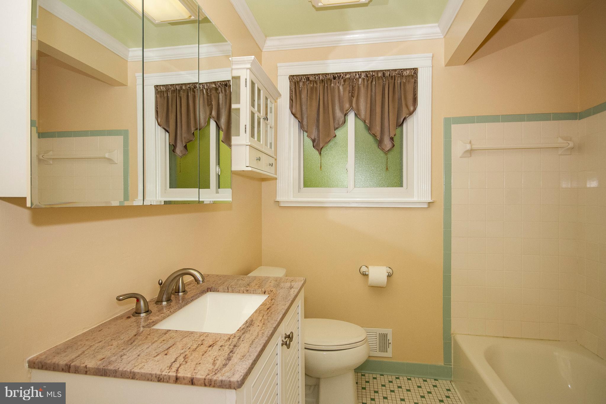 8632 Delegge Road Baltimore, MD 21237 - Photo 18 of 28 Main Full Bath