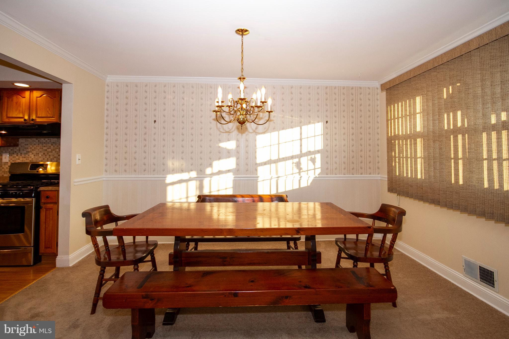 8632 Delegge Road Baltimore, MD 21237 - Photo 6 of 28 Dining Room