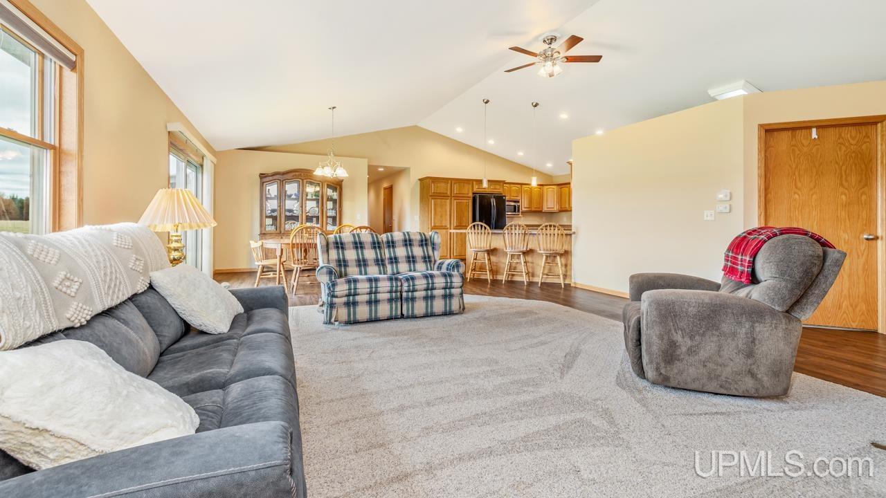 6230 East 5th Road Bark River, MI 49807 - Photo 9 of 48