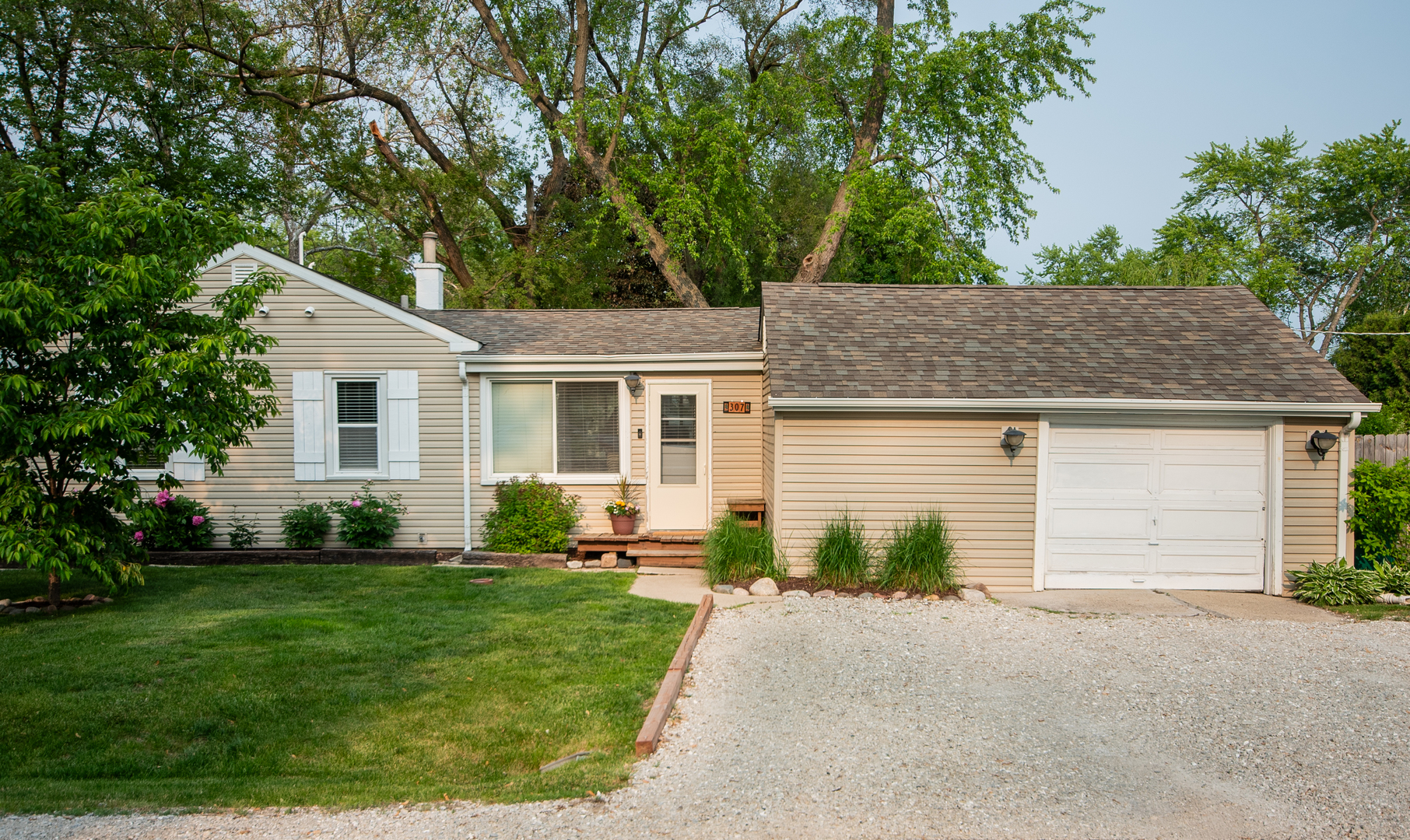 307 Highland Road Grayslake, IL 60030 - Photo 15 of 20 Gallery Image 15