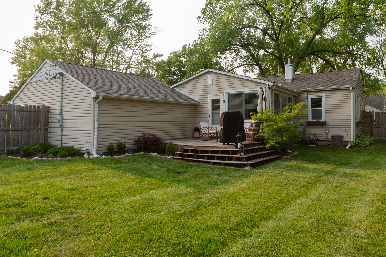 307 Highland Road Grayslake, IL 60030 - Photo 16 of 20 Gallery Image 16