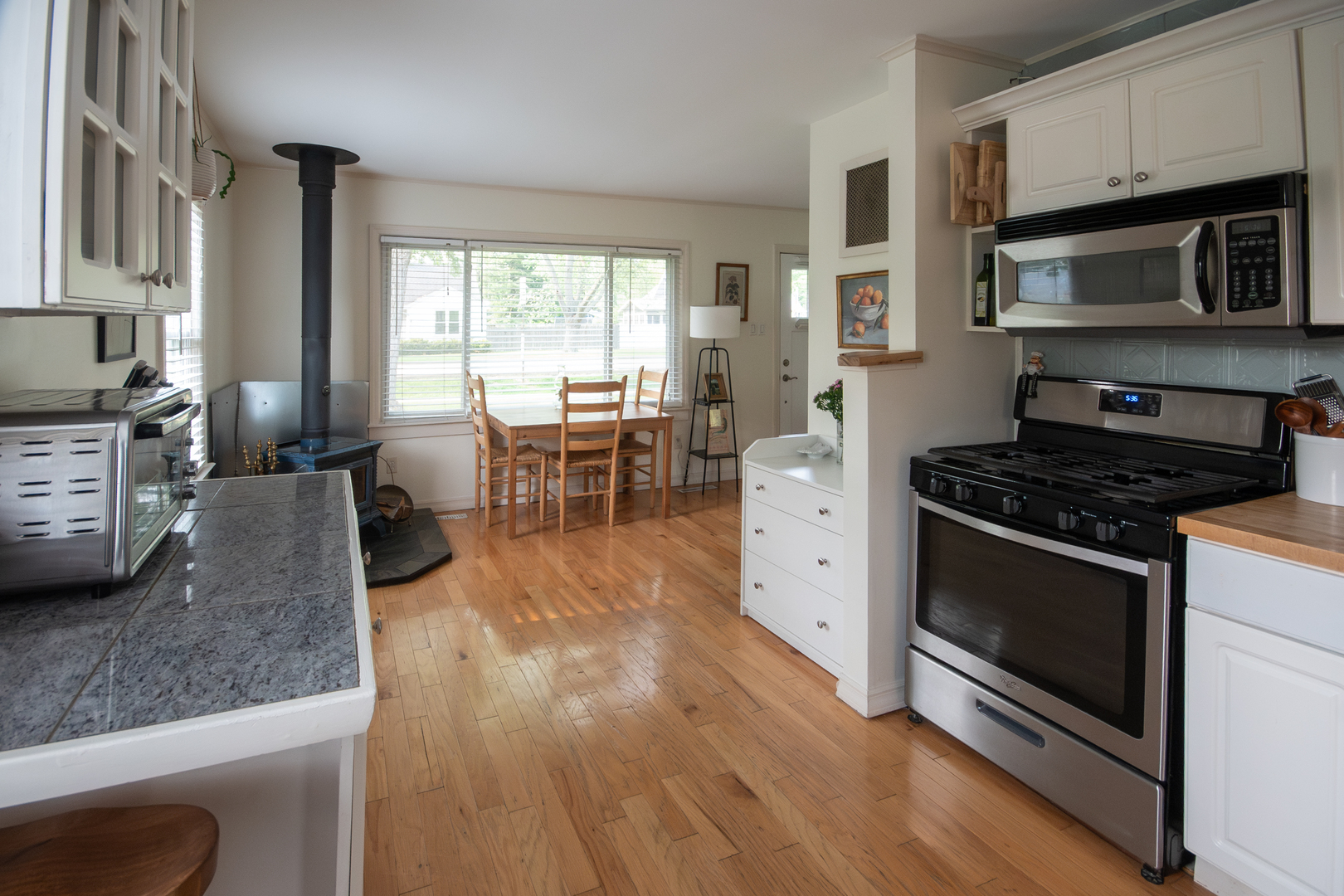 307 Highland Road Grayslake, IL 60030 - Photo 6 of 20 Gallery Image 6