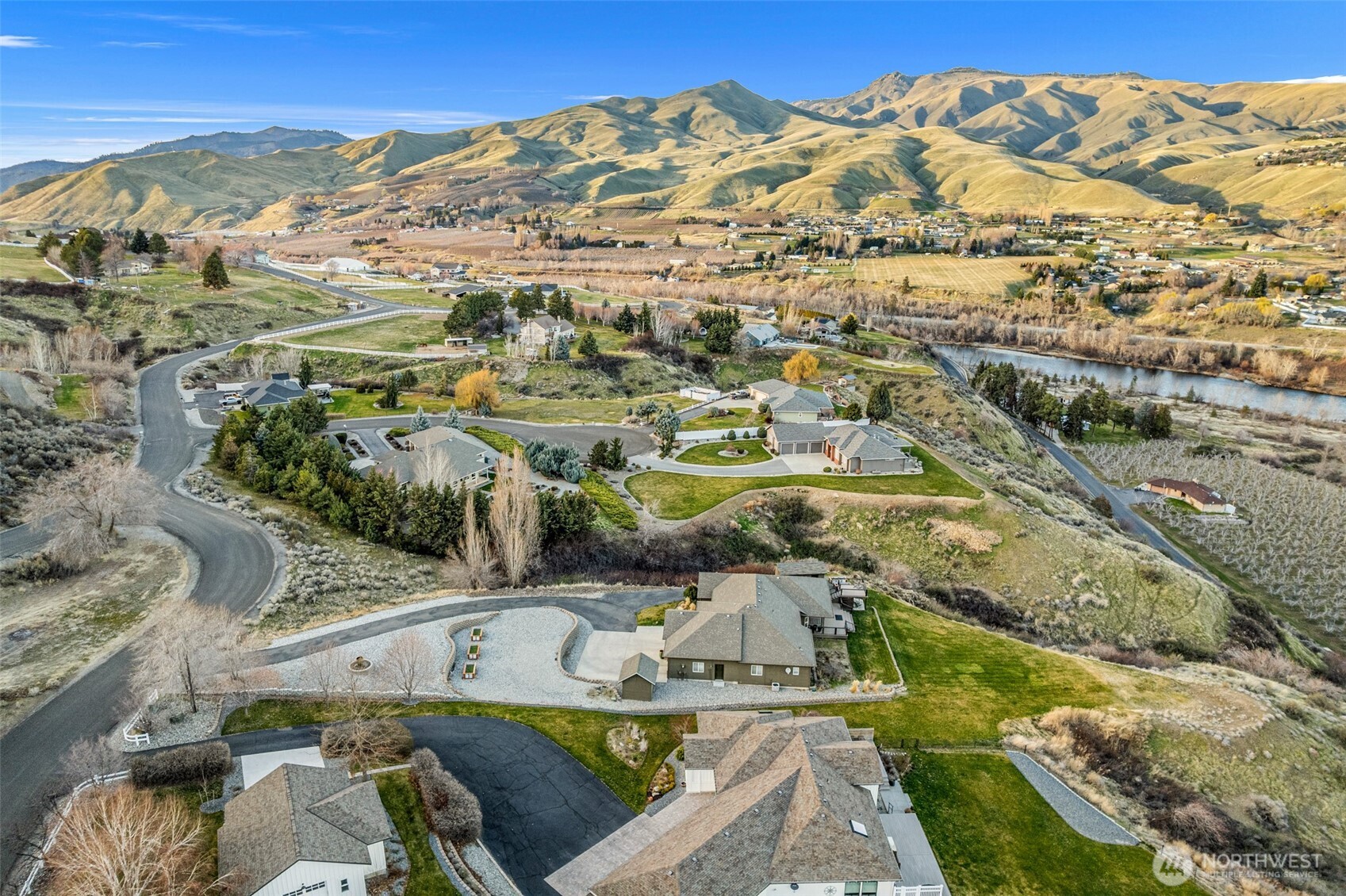 3045 Eastview Lane Wenatchee, WA 98801 - Photo 6 of 40