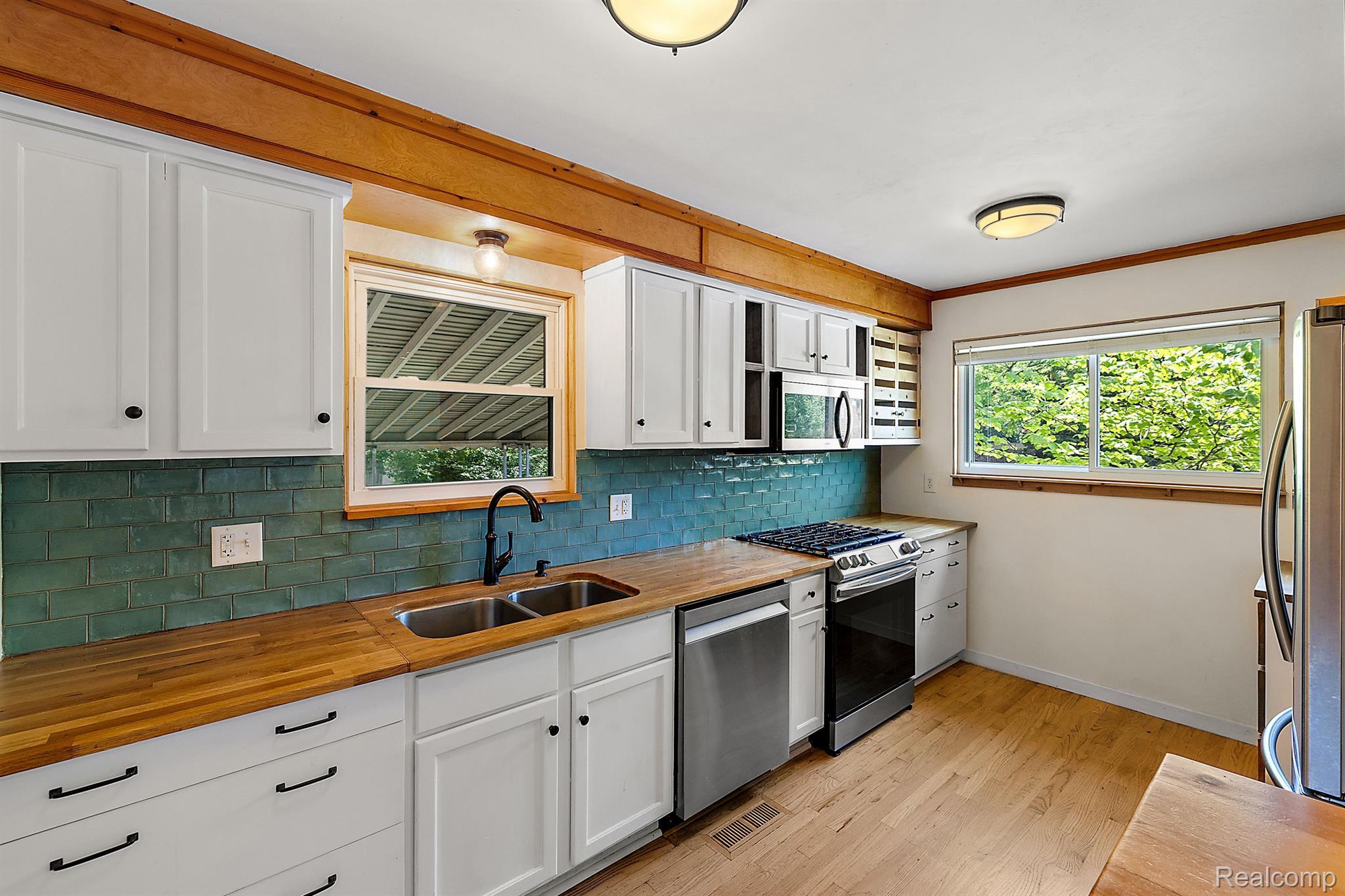 780 Cambridge Road Berkley, MI 48072 - Photo 13 of 42 Gallery Image 13