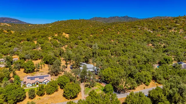$779,800 | 46469 Wallu Lane, Ahwahnee, CA 93601