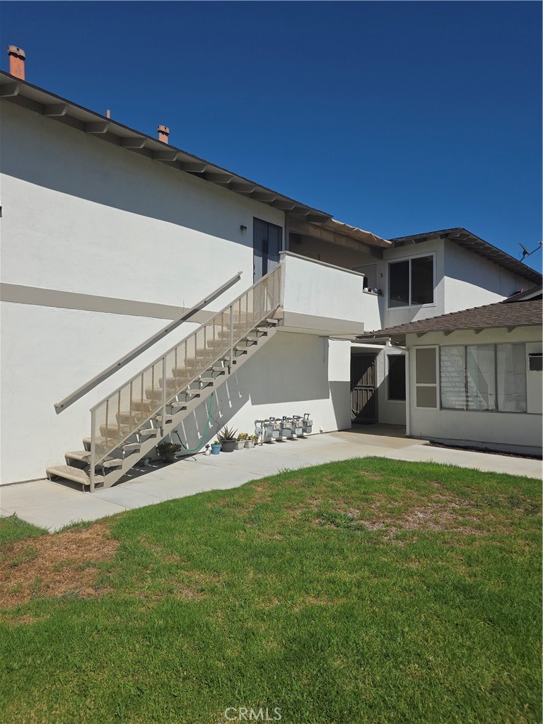5561 Reno Circle Huntington Beach, CA 92649 - Photo 8 of 19 Gallery Image 8
