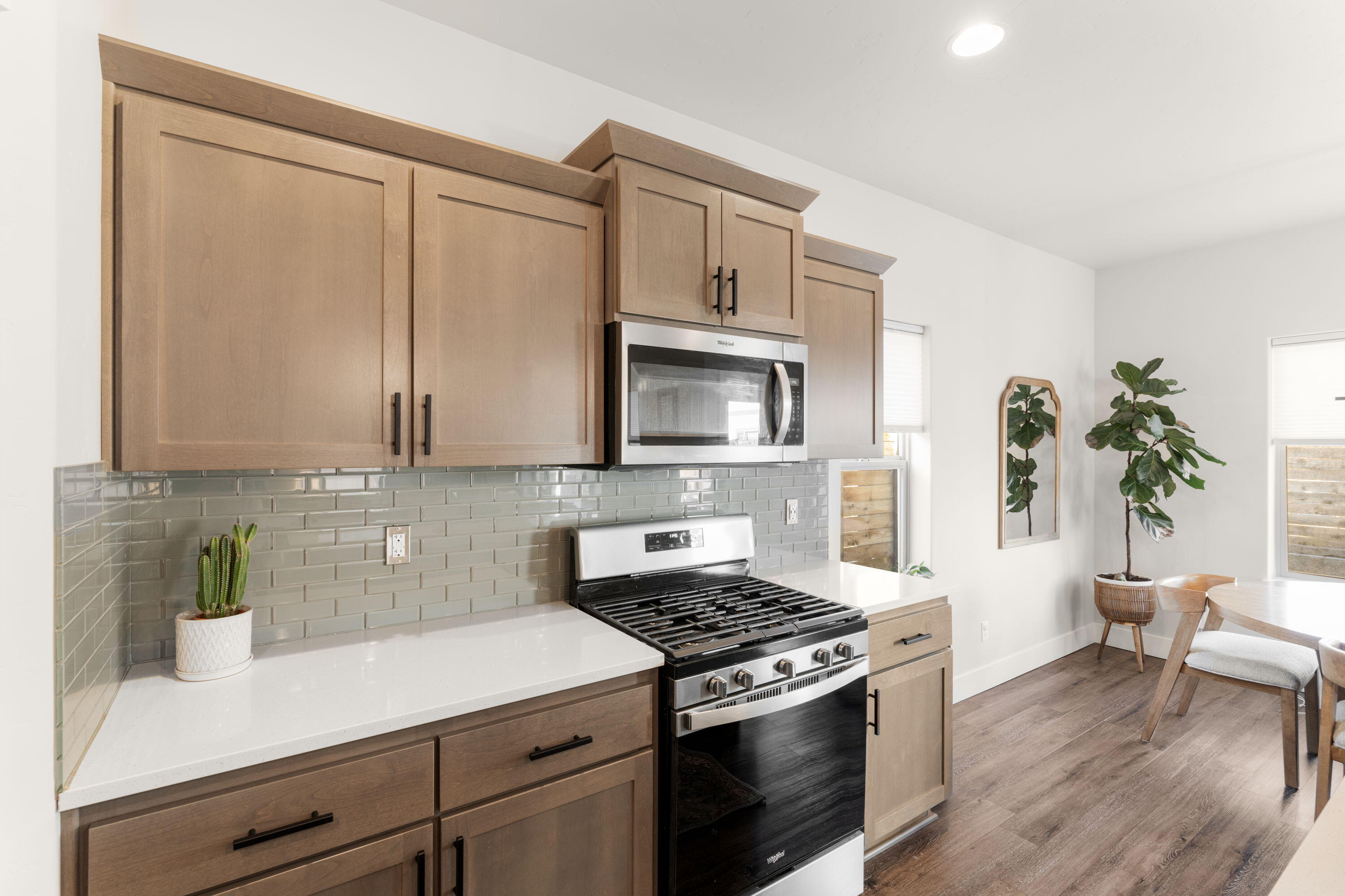 20608 Rolen Avenue Bend, OR 97702 - Photo 8 of 30 20608 Rolen Kitchen to DR