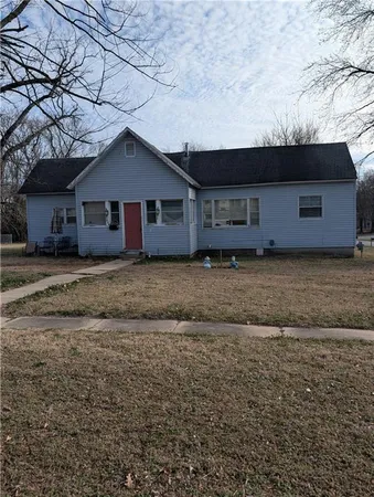 $85,000 | 304 East Sycamore Street, Nevada, MO 64772