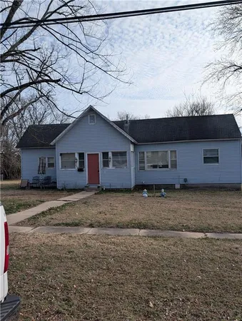 $85,000 | 304 East Sycamore Street, Nevada, MO 64772