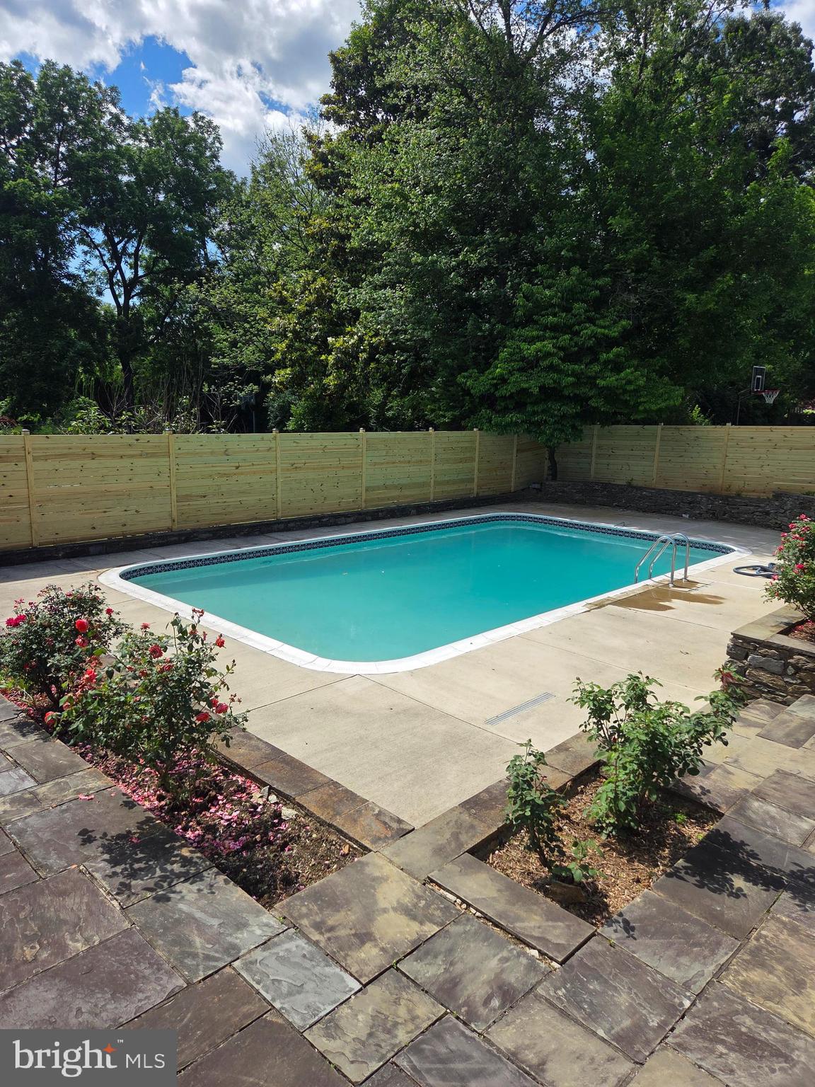 5800 Plainview Road Bethesda, MD 20817 - Photo 26 of 30 a view of a backyard