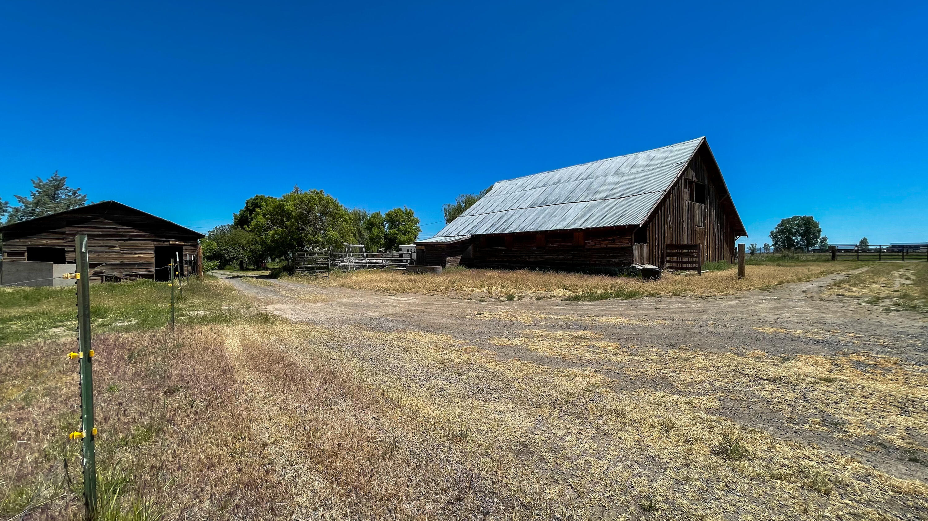 14212 Southwest Riggs Road Powell Butte, OR 97753 - Photo 15 of 48 barn