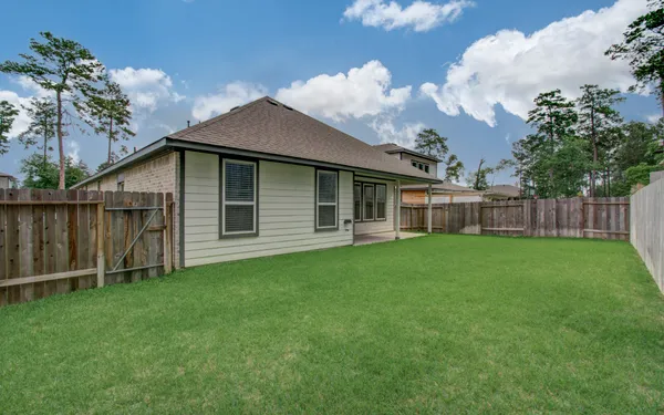 $384,999 | 10011 Angelina Woods Lane, Conroe, TX 77384
