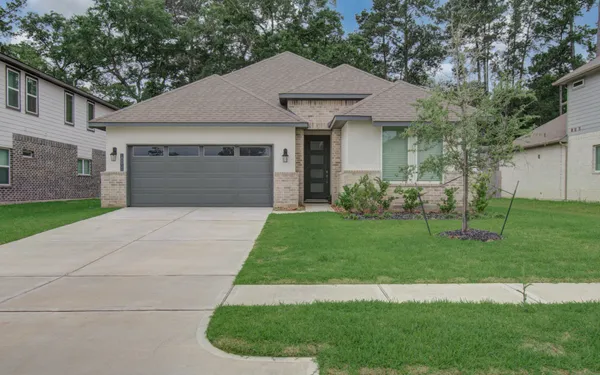 $384,999 | 10011 Angelina Woods Lane, Conroe, TX 77384