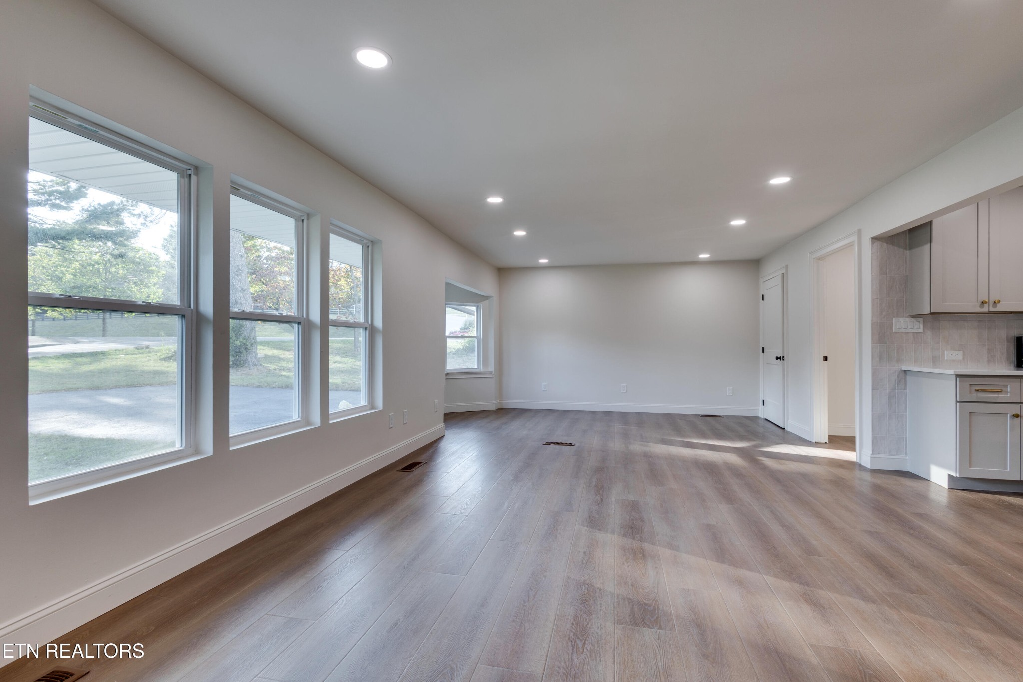 838 Whitehall Road Knoxville, TN 37909 - Photo 9 of 50 Gallery Image 9
