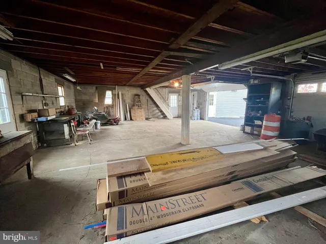 a view of an outdoor space