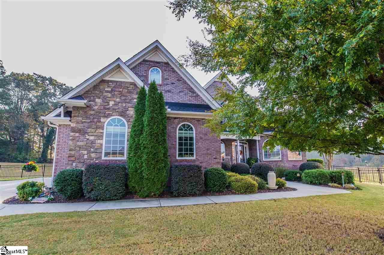 132 Cottonpatch Court Greenville, SC 29607 - Photo 4 of 36 Gallery Image 4