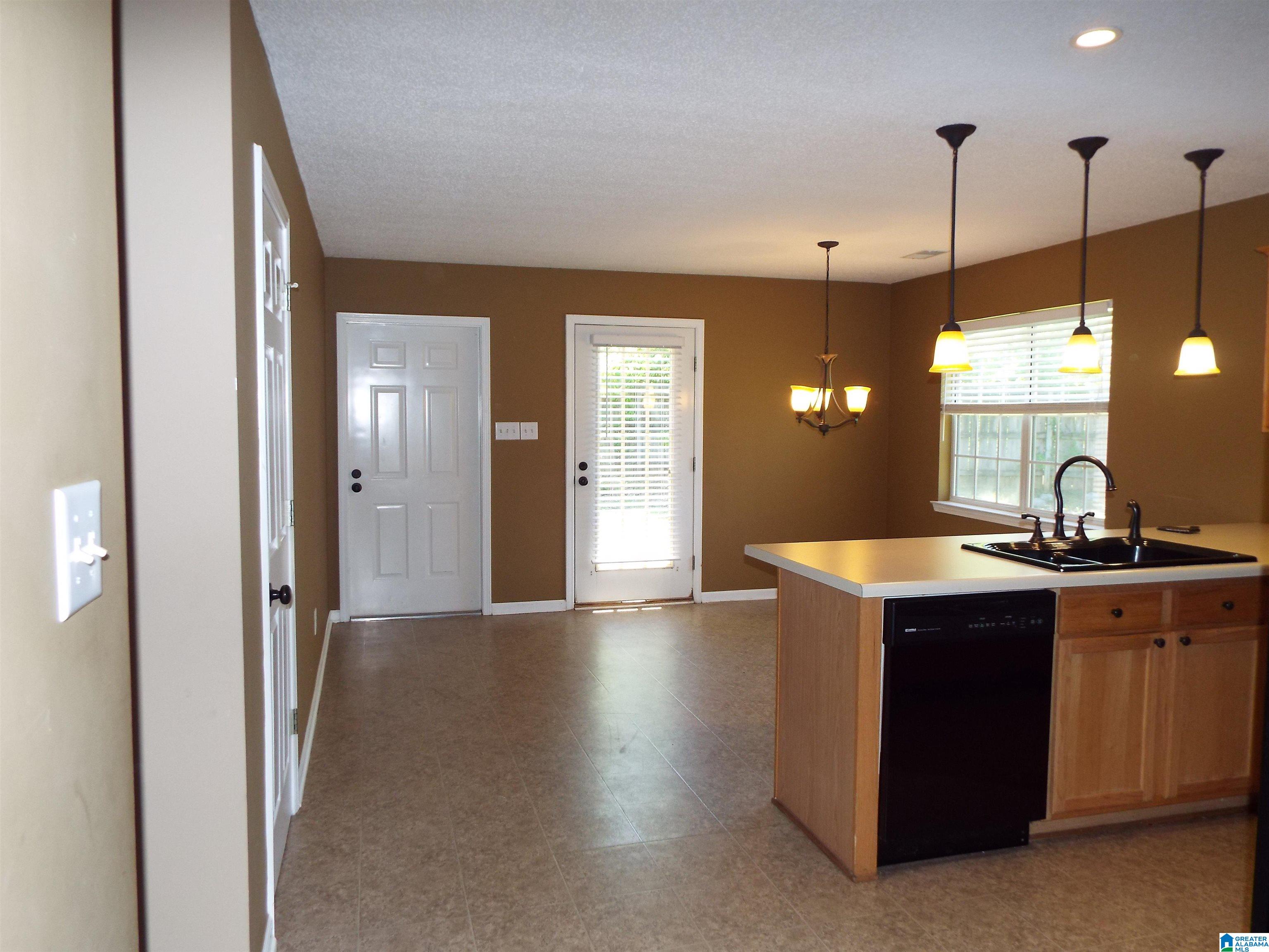 197 Pebble Circle Pelham, AL 35124 - Photo 6 of 24