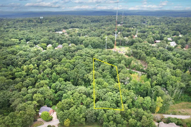 $240,000 | 1301 East Brow Road, Signal Mountain, TN 37377