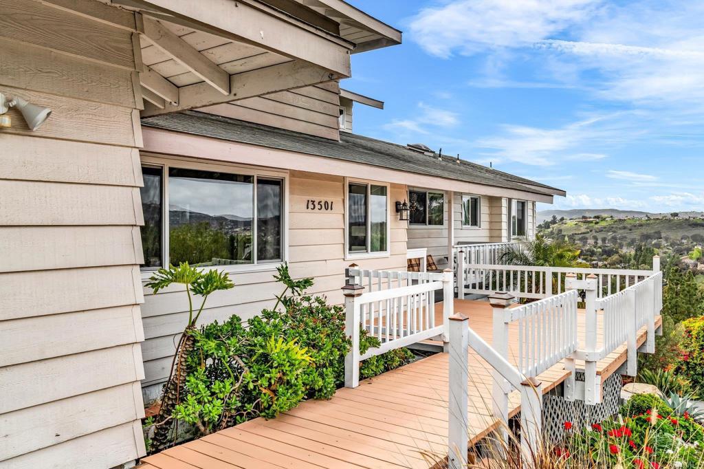 13501 Melissa Lane Poway, CA 92064 - Photo 5 of 62