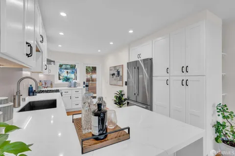 $1,395,000 | 358 Los Palmos Drive, San Francisco, CA 94127