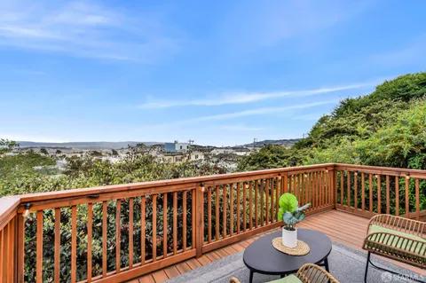 $1,395,000 | 358 Los Palmos Drive, San Francisco, CA 94127