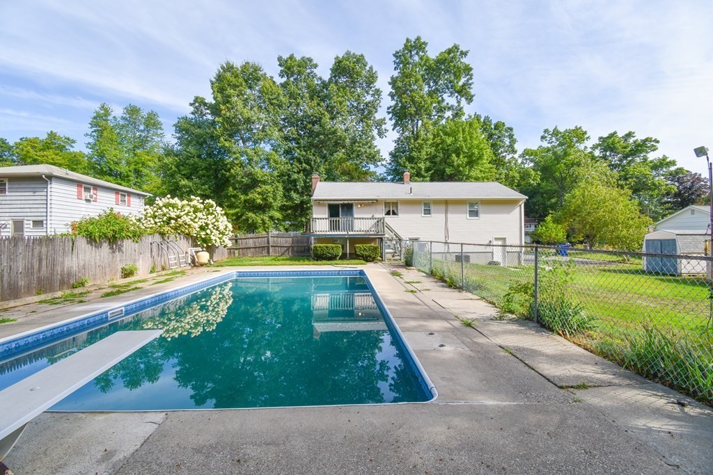 65 Palo Alto Road Springfield, MA 01128 - Photo 5 of 32