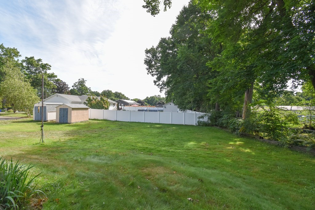 65 Palo Alto Road Springfield, MA 01128 - Photo 8 of 32