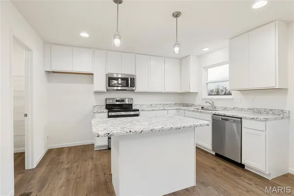 $522,878 | 12240 Louiselle Park Drive, Maryland Heights, MO 63043