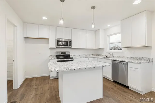 $522,878 | 12240 Louiselle Park Drive, Maryland Heights, MO 63043