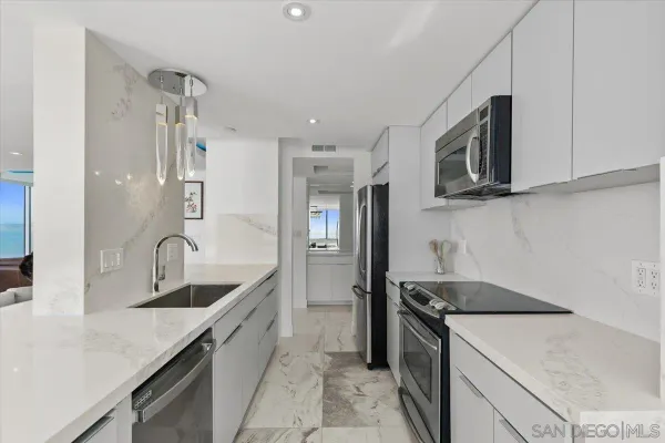 $16,000 | 1830 Avenida Del Mundo, Unit 1210, Coronado, CA 92118