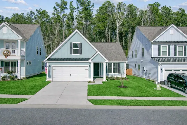 $364,990 | 424 Eagleview Drive, Moncks Corner, SC 29461