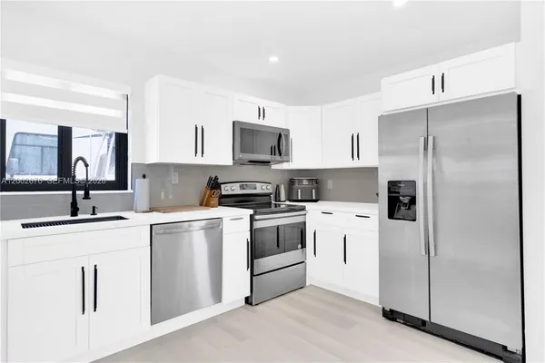 $649,999 | 10220 Southwest 168th Street, Miami, FL 33157