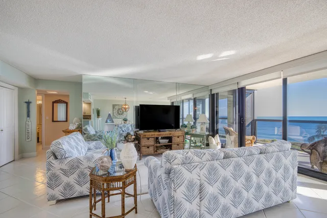 $3,750 | 10410 South Ocean Drive, Unit 406, Jensen Beach, FL 34957