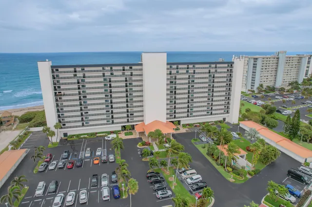 $3,750 | 10410 South Ocean Drive, Unit 406, Jensen Beach, FL 34957