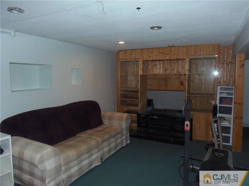 32 Hilliard Road Old Bridge, NJ 08857 - Photo 12 of 16 Gallery Image 12