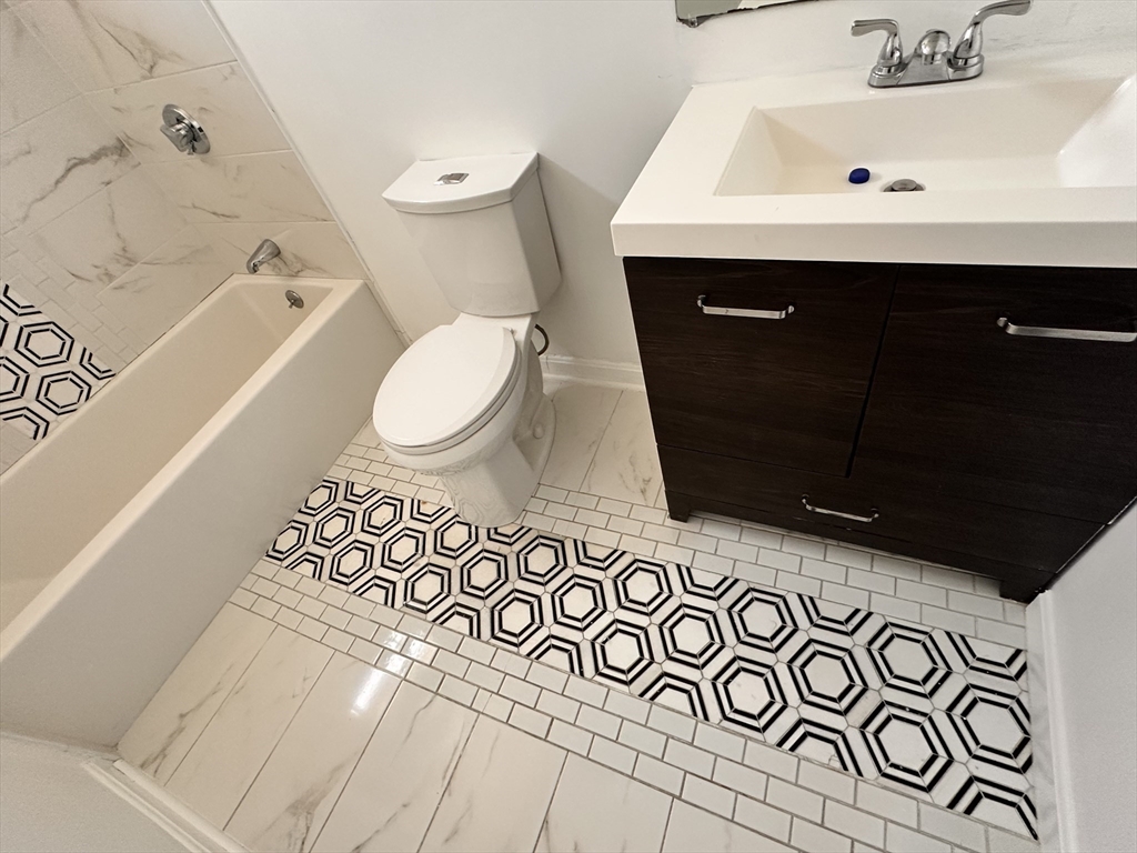 524 Howard Street, Unit 2 Lawrence, MA 01841 - Photo 20 of 27