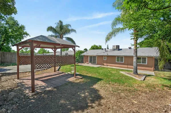 $425,000 | 7108 Canaveral Way, North Highlands, CA 95660