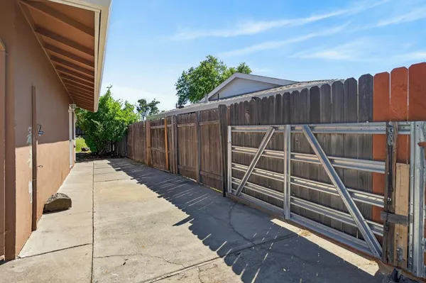 $425,000 | 7108 Canaveral Way, North Highlands, CA 95660