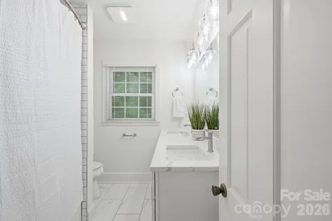 $919,999 | 926 Shady Bluff Drive, Charlotte, NC 28211