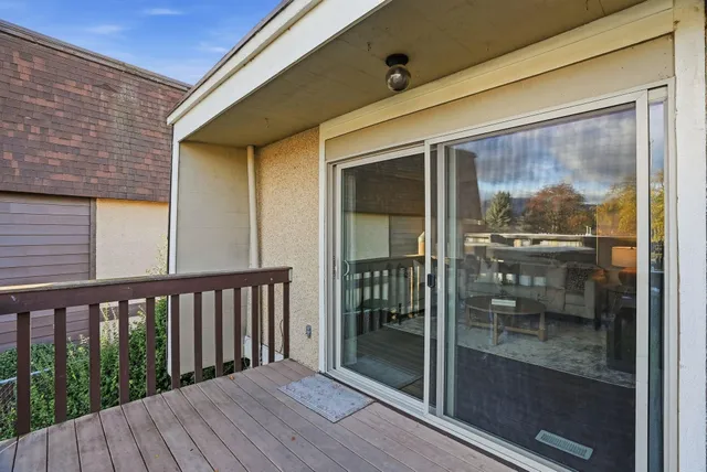 $335,000 | 301 South Liberty Lake Road, Unit #3, Liberty Lake, WA 99019