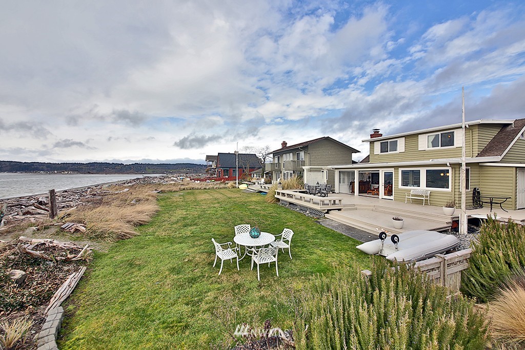 2476 Sunlight Beach Road Clinton, WA 98236 - Photo 15 of 23 Gallery Image 15