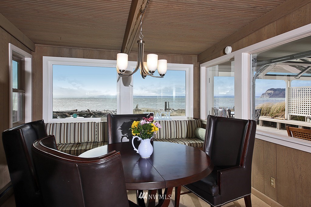 2476 Sunlight Beach Road Clinton, WA 98236 - Photo 5 of 23 Gallery Image 5