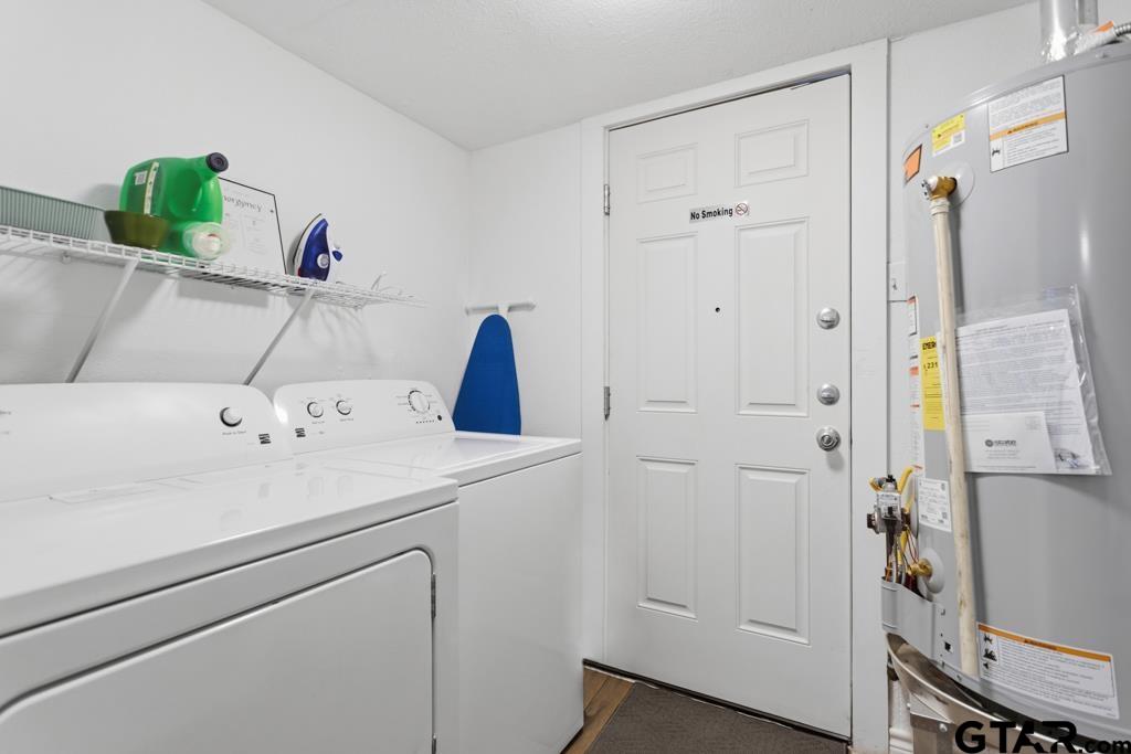 10124 County Road 280 Tyler, TX 75702 - Photo 20 of 47 a bathroom with a sink and a shower