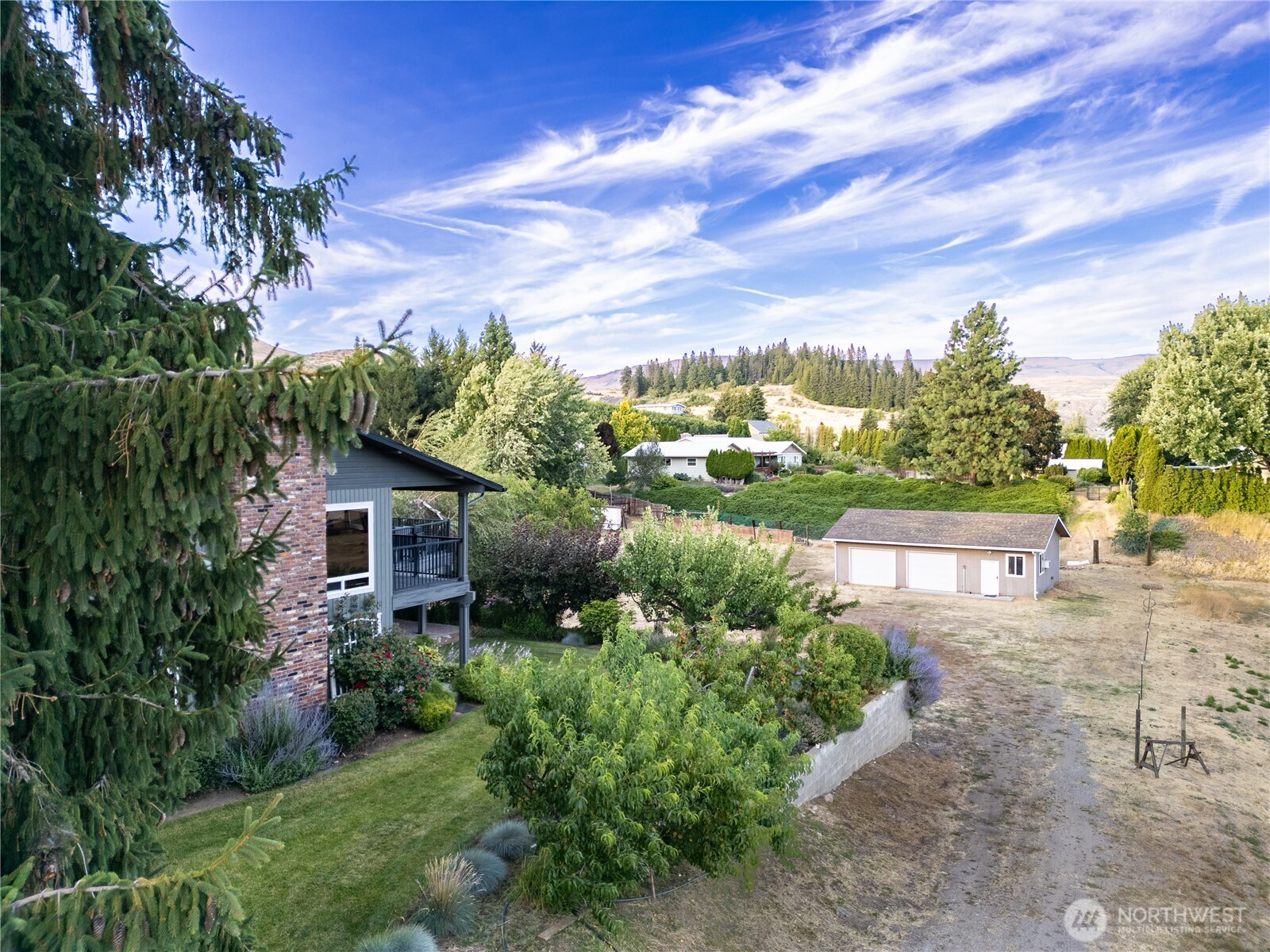 3275 Burch Mountain Road Wenatchee, WA 98801 - Photo 4 of 40